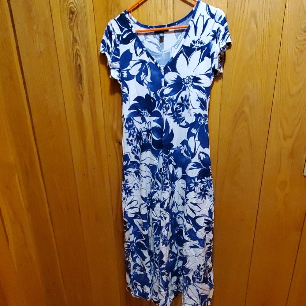 Maxi dress with button detail